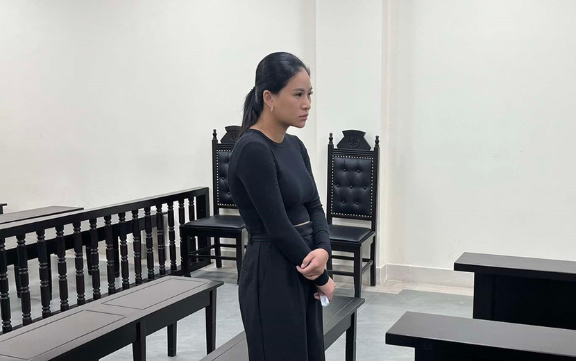 Nguyễn Thị Mai Trinh bị đưa ra xét xử tại phiên tòa. Nguyễn Thị Mai Trinh bị đưa ra xét xử tại phiên tòa.