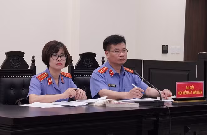 Đại diện Viện KSND TP Hà Nội tham gia vụ án. Đại diện Viện KSND TP Hà Nội tham gia vụ án.