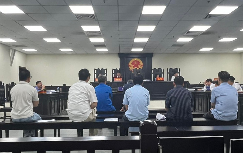 Phiên tòa xét xử nhóm cựu cán bộ huyện Gia Lâm.