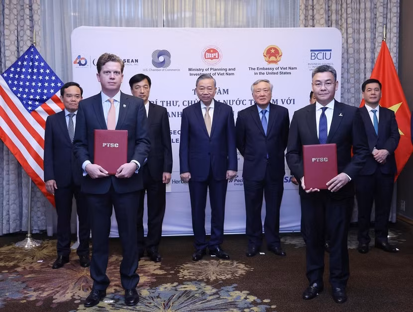 Tổng Bí thư, Chủ tịch nước Tô Lâm chứng kiến lễ trao thoả thuận hợp tác giữa PTSC và Công ty Excelerate Energy.