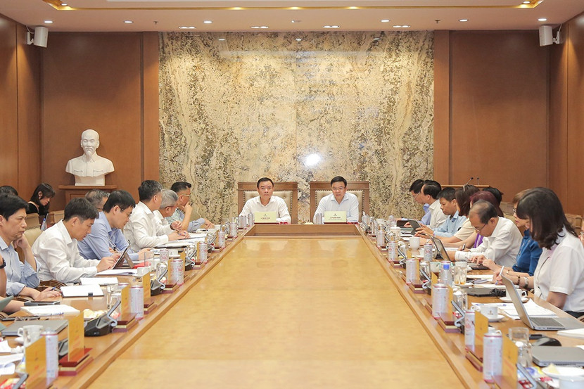 Toàn cảnh giao ban. Toàn cảnh giao ban.