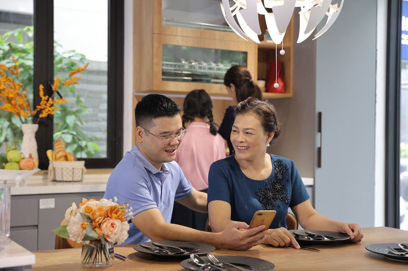 Mua sắm trực tuyến trở thành thói quen của nhiều người dùng. (Ảnh: VnShop) Mua sắm trực tuyến trở thành thói quen của nhiều người dùng. (Ảnh: VnShop)