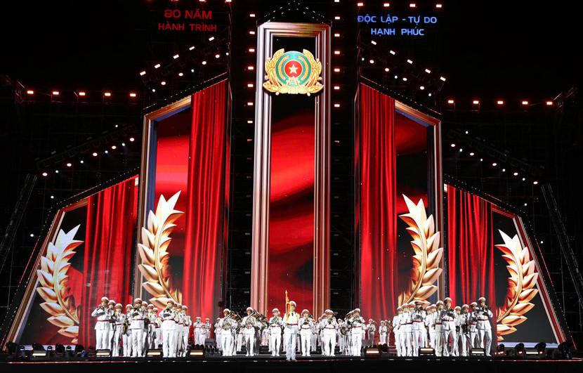 Đoàn Nghi lễ CAND với tác phẩm "19 tháng 8"