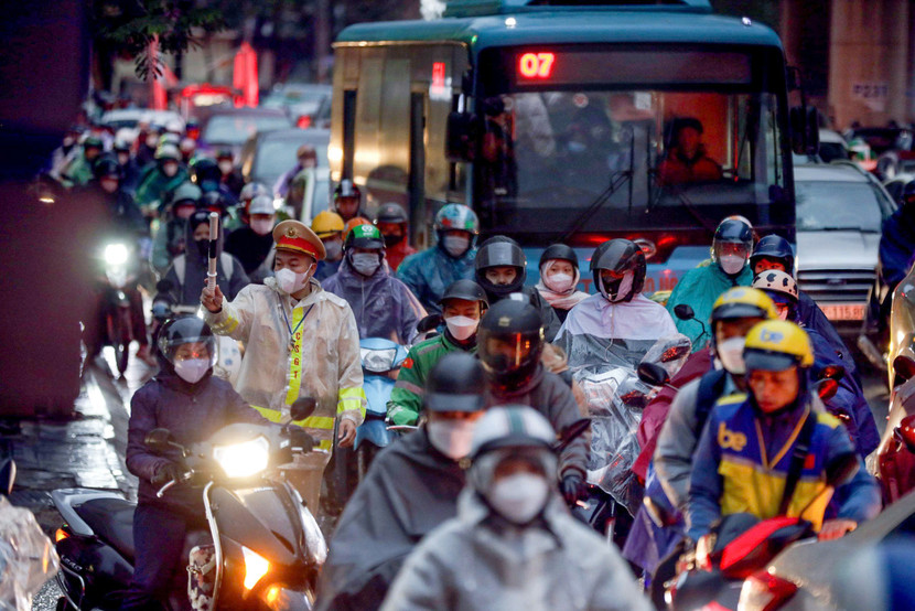 Người dân nên kiểm chứng thông tin trên mạng xã hội để tránh dẫn tới tâm lý hoang mang lo lắng Người dân nên kiểm chứng thông tin trên mạng xã hội để tránh dẫn tới tâm lý hoang mang lo lắng