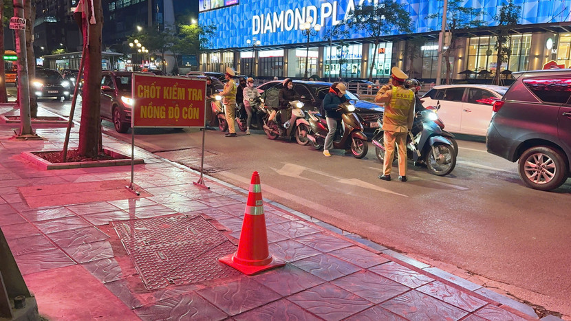 Các chốt kiểm tra nồng độ cồn tăng cường vào các khung giờ muộn