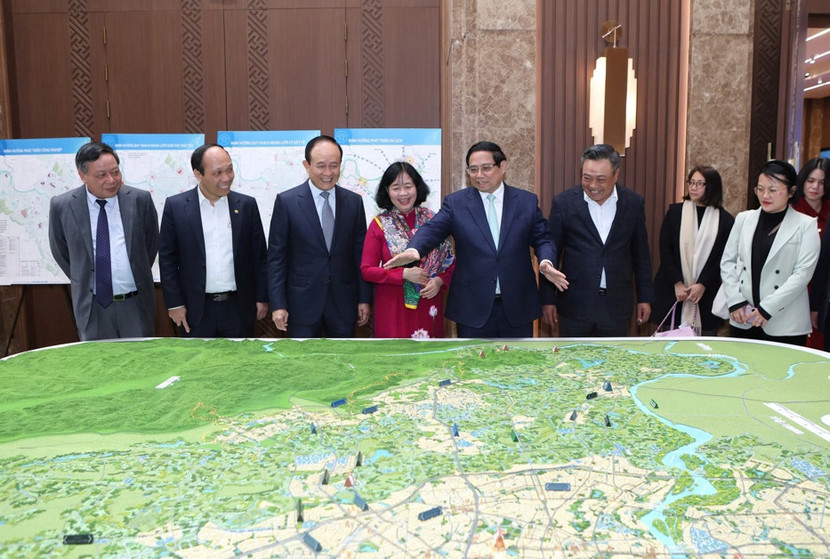 Thủ tướng Chính phủ Phạm Minh Chính cùng lãnh đạo TP Hà Nội trao đổi về những định hướng phát triển của thành phố, tại Hội nghị ngày 14/1/2025. Ảnh Thanh Hải Thủ tướng Chính phủ Phạm Minh Chính cùng lãnh đạo TP Hà Nội trao đổi về những định hướng phát triển của thành phố, tại Hội nghị ngày 14/1/2025. Ảnh Thanh Hải
