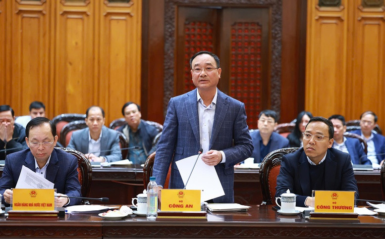 Trung tướng Phạm Thế Tùng, Thứ trưởng Bộ Công an phát biểu tại cuộc họp (Ảnh: VGP) Trung tướng Phạm Thế Tùng, Thứ trưởng Bộ Công an phát biểu tại cuộc họp (Ảnh: VGP)