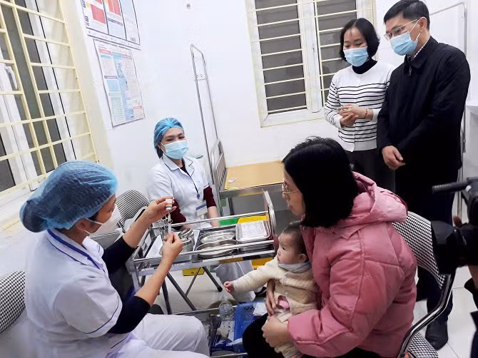 Hà Nội đẩy nhanh chiến dịch tiêm vaccine sởi cho trẻ em