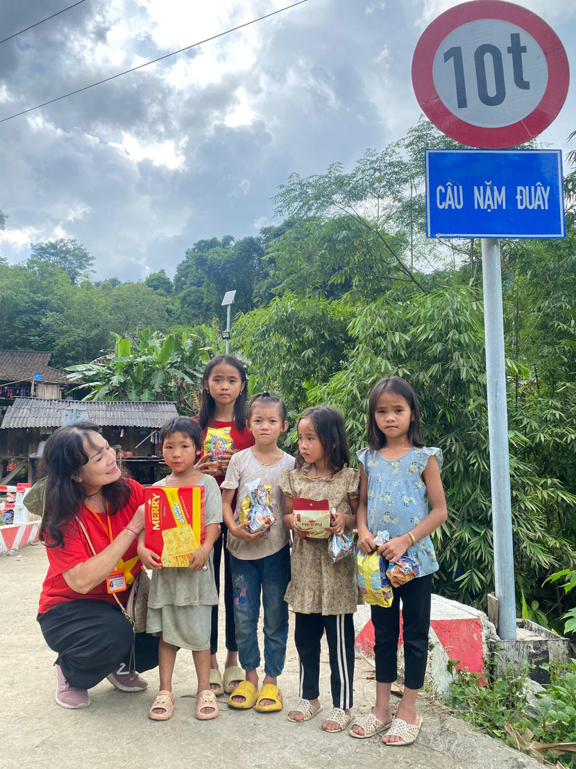 Chị làm mọi việc là để “cảm ơn cuộc đời” Chị làm mọi việc là để “cảm ơn cuộc đời”