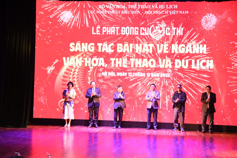 Nghi thức phát động cuộc thi. Nghi thức phát động cuộc thi.