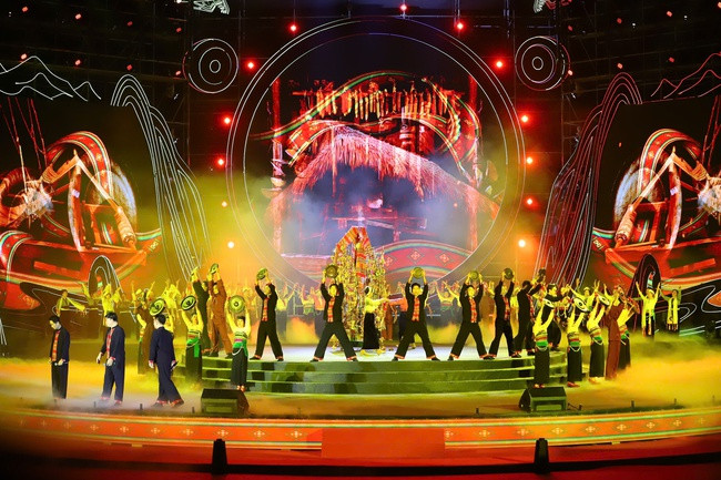 Tiết mục nghệ thuật trong chương trình. Tiết mục nghệ thuật trong chương trình.