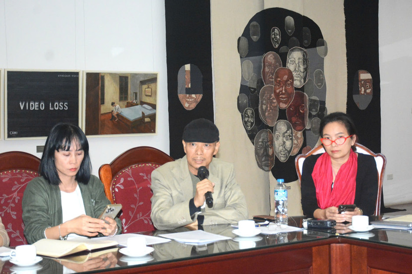 PGS.TS Nguyễn Nghĩa Phương, Phó Hiệu trưởng nhà trường chia sẻ thông tin về các hoạt động kỷ niệm 100 năm trường Đại học Mỹ thuật Việt Nam.