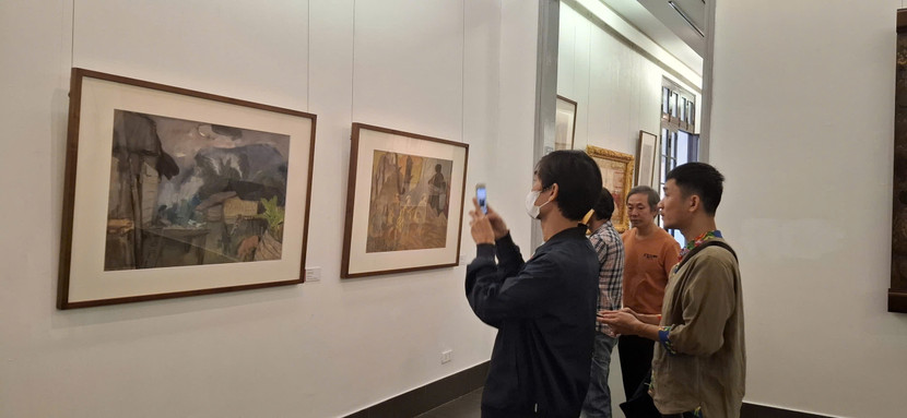 Tham quan triển lãm