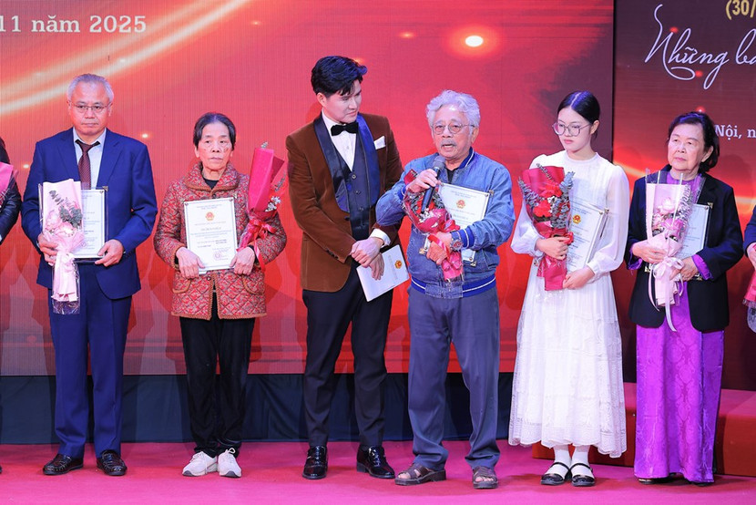 Nhà văn Chu Lai phát biểu tại lễ vinh danh các tác phẩm thuộc lĩnh vực sân khấu