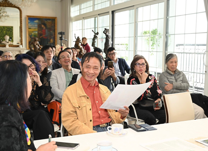 Họa sĩ Lê Huy Tiếp, người kết nối nhà sưu tập người Mỹ với họa sĩ Đặng Thị Khuê, để mua bức "Đón thương binh về làng".