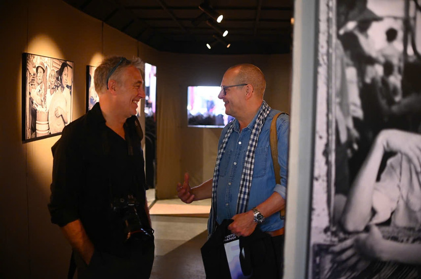 Liên hoan là dịp giao lưu, gặp gỡ của các nhà nhiếp ảnh trong nước và quốc tế.