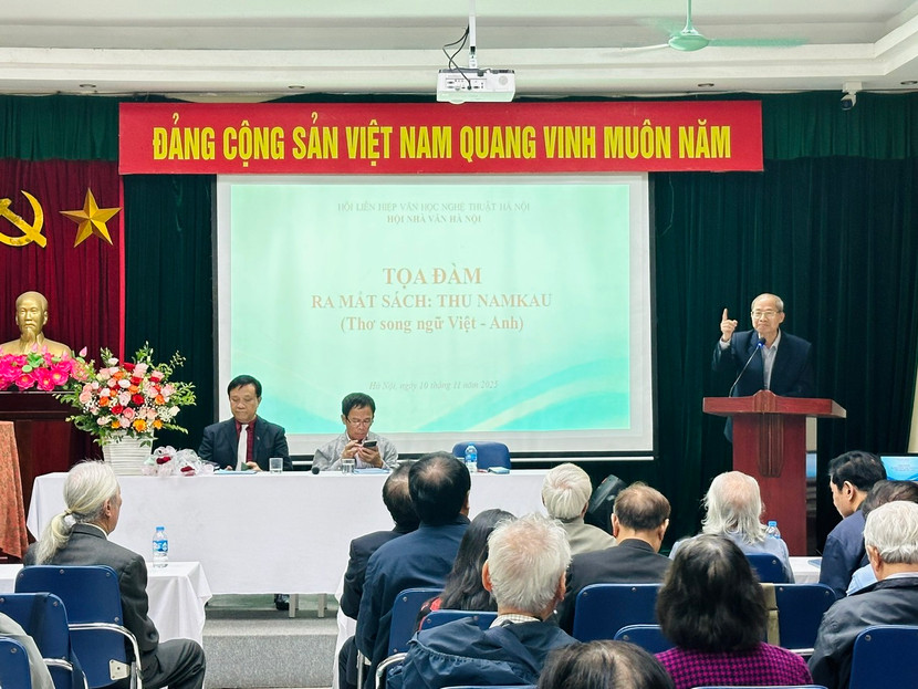 Buổi ra mắt tuyển tập thơ "Thu Namkau" vừa diễn ra tại Hà Nội.