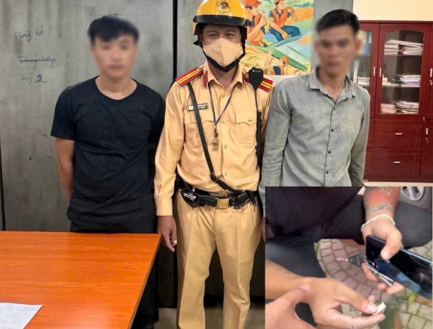 Hai nam thanh niên bị chốt kiểm tra nồng độ cồn phát hiện, thu giữ 1 gói heroin Hai nam thanh niên bị chốt kiểm tra nồng độ cồn phát hiện, thu giữ 1 gói heroin