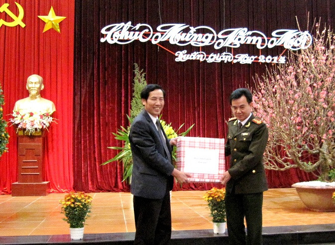 Thứ trưởng Thường trực Đặng Văn Hiếu thăm, chúc Tết CAQ Tây Hồ ảnh 3