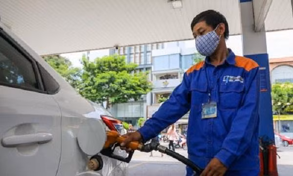 Nhập khẩu thêm xăng dầu để đủ dùng cho thị trường trong nước Nhập khẩu thêm xăng dầu để đủ dùng cho thị trường trong nước