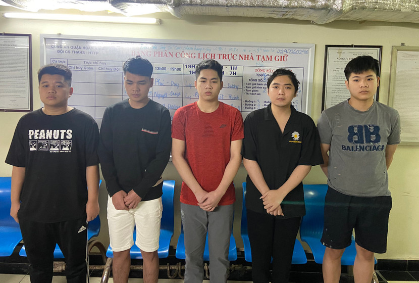 Ổ nhóm đối tượng giả danh ngân hàng Techcombank để lừa đảo, chiếm đoạt tài sản "sa lưới" Ổ nhóm đối tượng giả danh ngân hàng Techcombank để lừa đảo, chiếm đoạt tài sản "sa lưới"