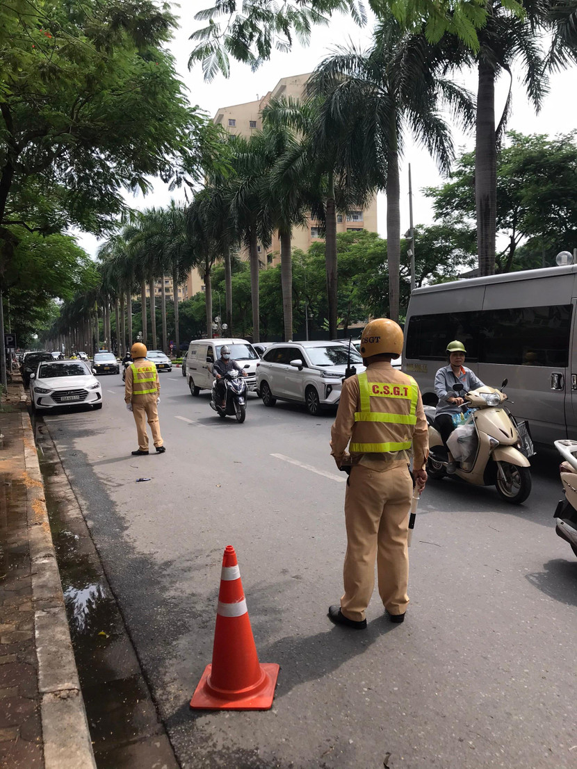 Chỉ huy Đội Cảnh sát giao thông số 6 cho biết, đơn vị sẽ tăng cường triển khai xử lý nhằm mục đích bảo vệ tính mạng, tài sản cho người tham gia giao thông