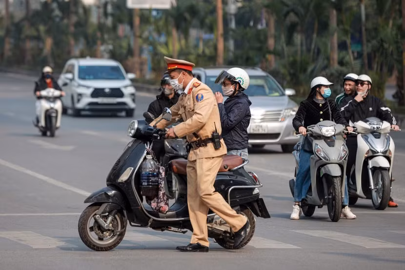 Người điều khiển phương tiện tham gia giao thông vi phạm sẽ bị áp dụng tăng nặng mức xử phạt Người điều khiển phương tiện tham gia giao thông vi phạm sẽ bị áp dụng tăng nặng mức xử phạt