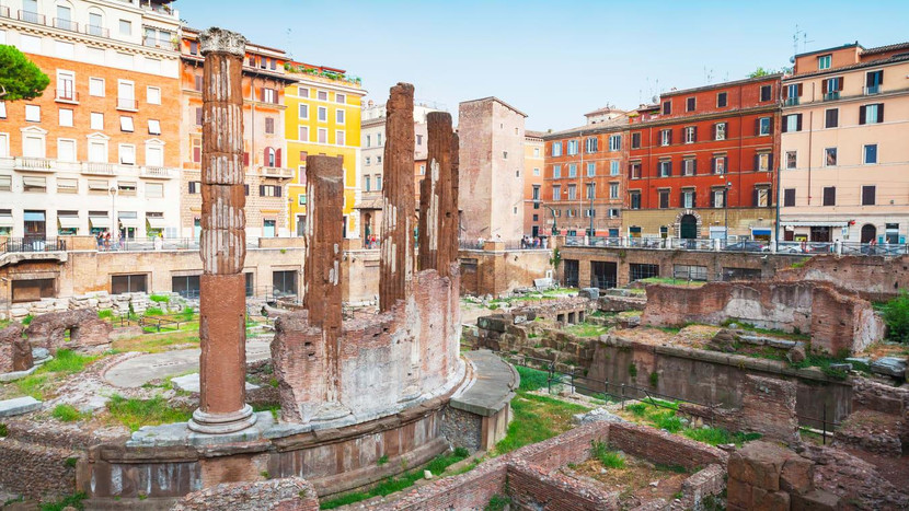 Quảng trường Largo di Torre Argentina ở Rome nhiều năm liền trở thành nạn nhân của những kẻ trộm cổ vật Quảng trường Largo di Torre Argentina ở Rome nhiều năm liền trở thành nạn nhân của những kẻ trộm cổ vật