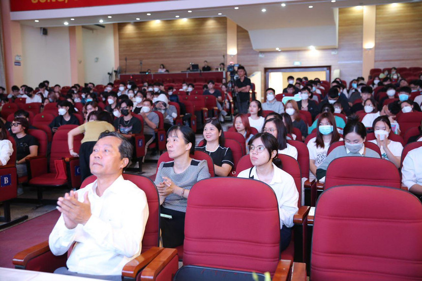 Quang cảnh lễ trao giải cuộc thi