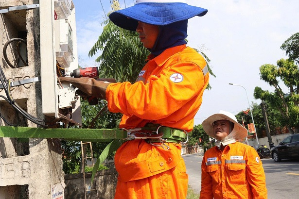 EVN đề xuất bổ sung một số chi phí vào giá điện EVN đề xuất bổ sung một số chi phí vào giá điện