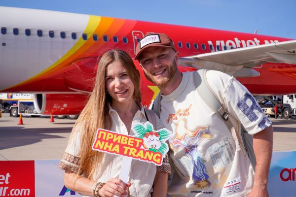Những hành khách đầu tiên trên các chuyến bay từ Nga đến Việt Nam