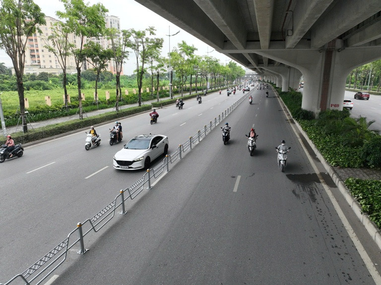 Hà Nội đang thực hiện phân làn 3 tuyến đường