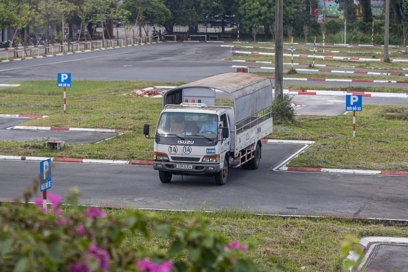 Phòng CSGT sẽ tiếp tục phối hợp chặt chẽ với các cơ sở đào tạo và trung tâm sát hạch, bảo đảm tổ chức thi đúng tiến độ