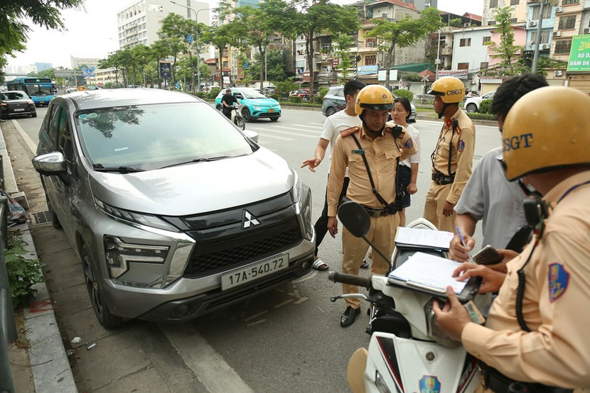 Có những trường hợp lái xe cố tình bỏ đi khi thấy Cảnh sát giao thông làm nhiệm vụ