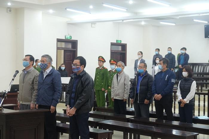 Cựu Bộ trưởng Vũ Huy Hoàng và các bị cáo liên quan tại phiên tòa.