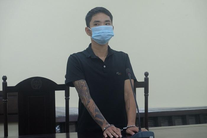 Ninh Văn Đức bị đưa ra xét xử tại phiên tòa. Ninh Văn Đức bị đưa ra xét xử tại phiên tòa.