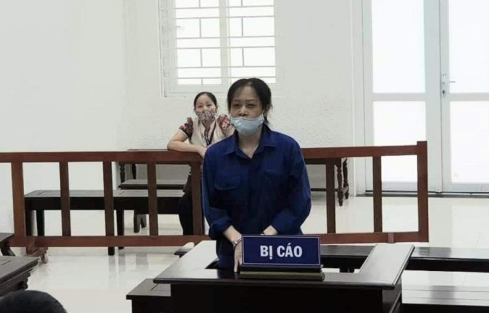 Nguyễn Thị Thuỷ bị đưa ra toà xét xử.