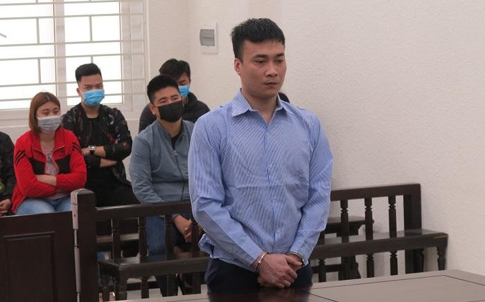 Ngô Công Tiến bị đưa ra xét xử tại phiên tòa. Ngô Công Tiến bị đưa ra xét xử tại phiên tòa.