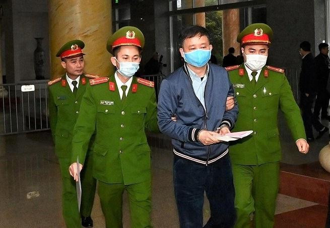 Trong vụ án này, bị cáo Trịnh Xuân Thanh bị xét xử cùng lúc về 2 tội danh.