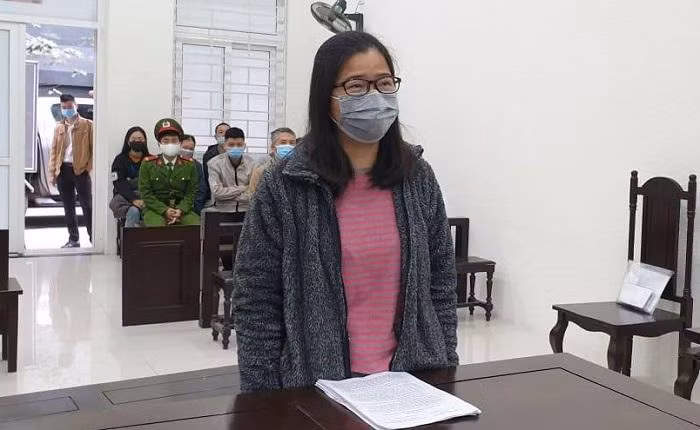 Bị cáo Nguyễn Thị Kim Anh tại phiên tòa. Bị cáo Nguyễn Thị Kim Anh tại phiên tòa.