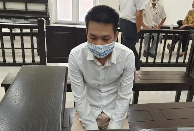 Thái Duy Phương bị đưa ra xét xử tại phiên tòa. Thái Duy Phương bị đưa ra xét xử tại phiên tòa.