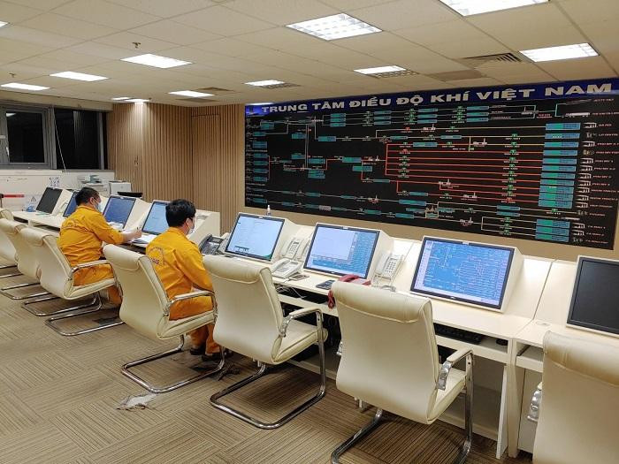 Người lao động dầu khí tại Trung tâm Điều độ khí.