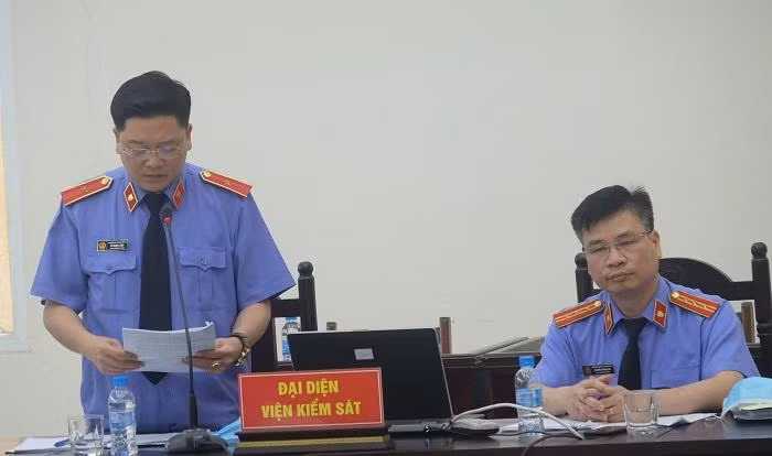 Đại diện Viện kiểm sát thực hành quyền công tố tại phiên tòa.