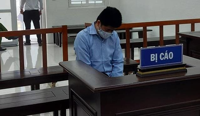 Bị cáo Cù Đăng Thành tại phiên tòa bị hoãn. Bị cáo Cù Đăng Thành tại phiên tòa bị hoãn.