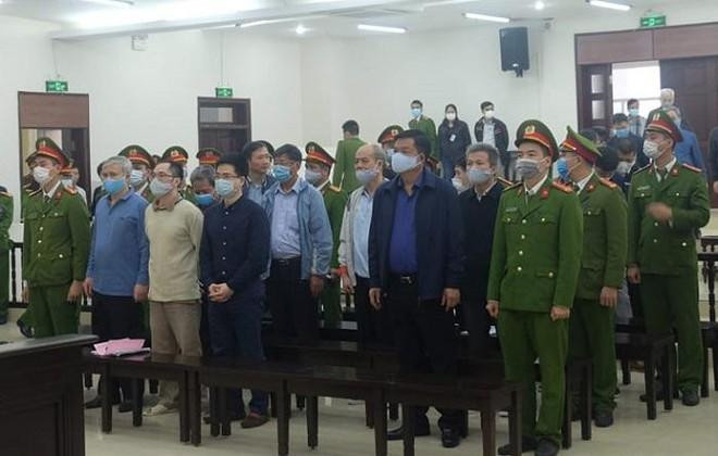 Các bị cáo trong vụ Ethanol Phú Thọ tại phiên tòa sơ thẩm. Các bị cáo trong vụ Ethanol Phú Thọ tại phiên tòa sơ thẩm.