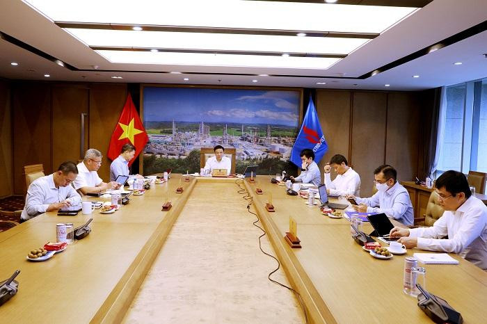 TGĐ Petrovietnam Lê Mạnh Hùng phát biểu tại cuộc họp.