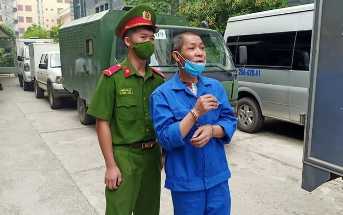 Lê Minh Thảo bị dẫn giải trở lại trại tạm giam sau phiên xử. Lê Minh Thảo bị dẫn giải trở lại trại tạm giam sau phiên xử.