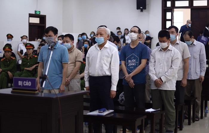 Nhóm cựu lãnh đạo GPBank bị đưa ra xét xử tại phiên tòa.