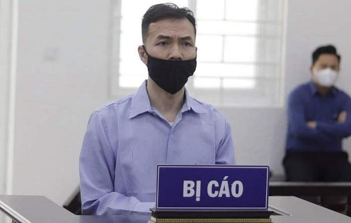 Bị cáo Lê Tuấn bị đưa ra xét xử tại phiên tòa. Bị cáo Lê Tuấn bị đưa ra xét xử tại phiên tòa.