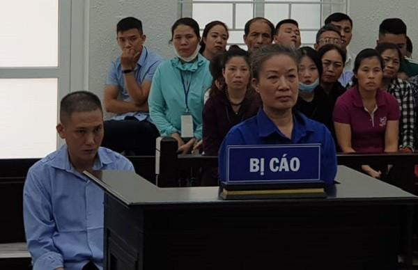 Nguyễn Thị Trà Lý và đồng phạm bị đưa ra xét xử tại phiên tòa.